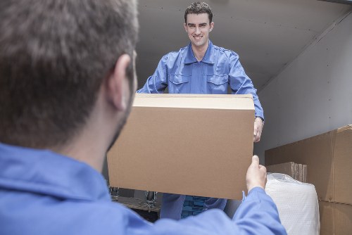 Local removals help for Roehampton homes and flats