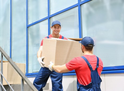 Practical truck hire solution for moves around Roehampton and nearby areas