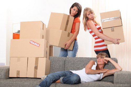 Local movers handling a flat move in Roehampton