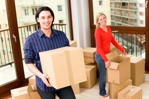 Local moving help for flats and homes in Roehampton