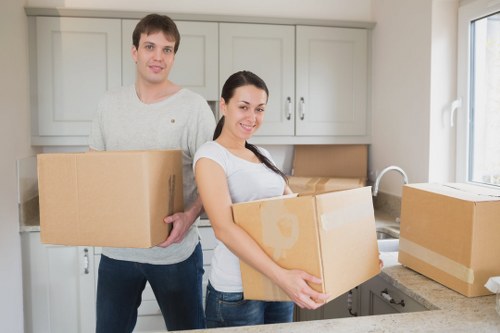Roehampton moving truck service for nearby area deliveries and removals